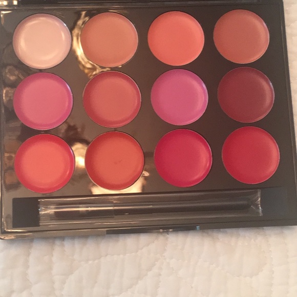 NWT ISH LIP STATEMENT PALETTE - Picture 4 of 7